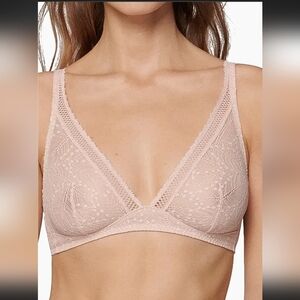 NWOT SIMONE PERELE COMETE WIRELESS TRIANGLE BRA. ,SZ:34E